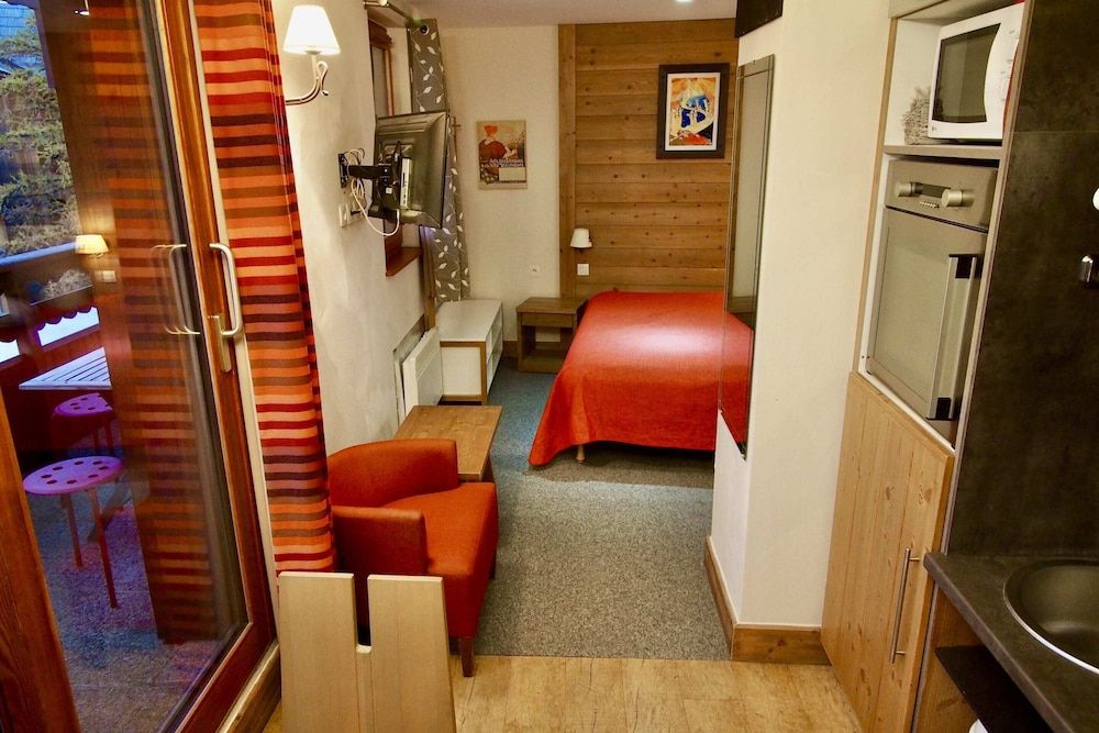 RisoulSki Antarès Comfort Studio, Balcony, Valley View 11