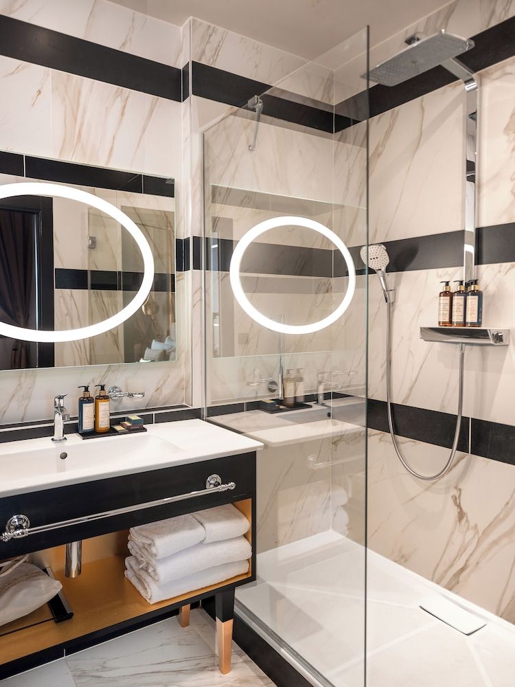 undefined Niepce Paris Hotel, Curio Collection by Hilton 10