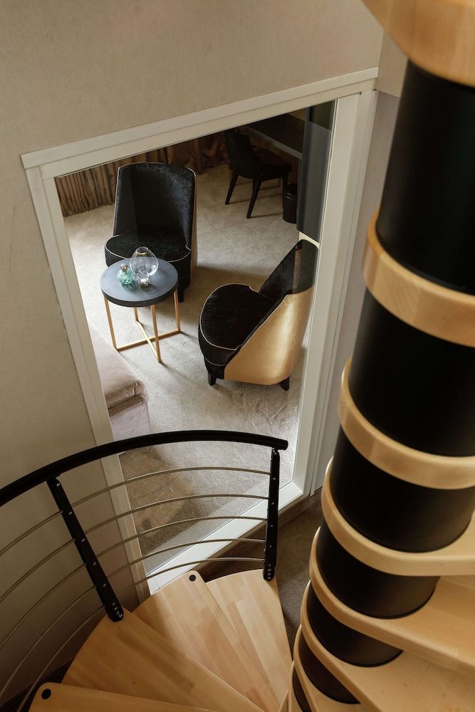 Niepce Paris Hotel, Curio Collection by Hilton