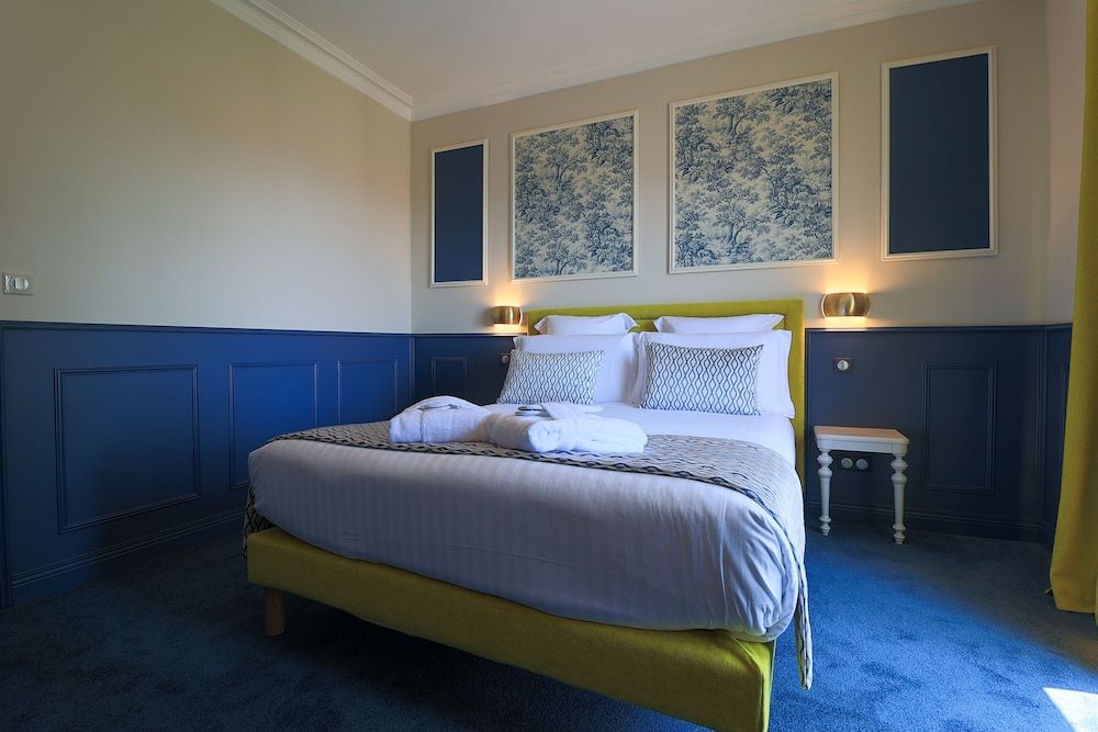 Panoramic and Sea View Room