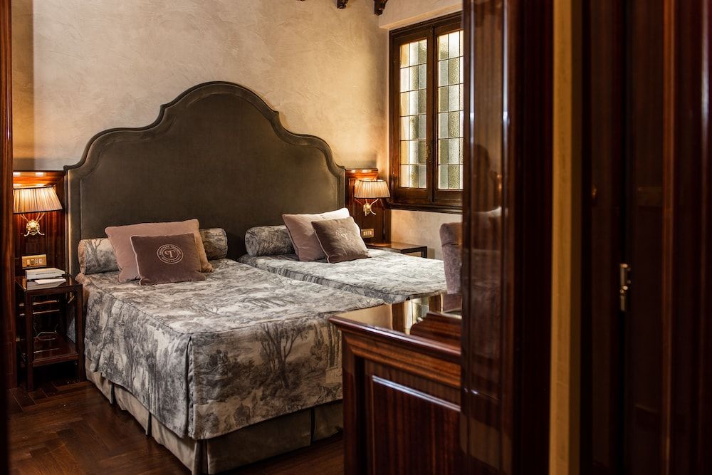 Grand Hotel Baglioni Classic Double or Twin Room 3