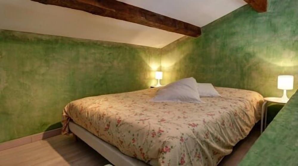 Double Room (Verte Jacotte Erotique )