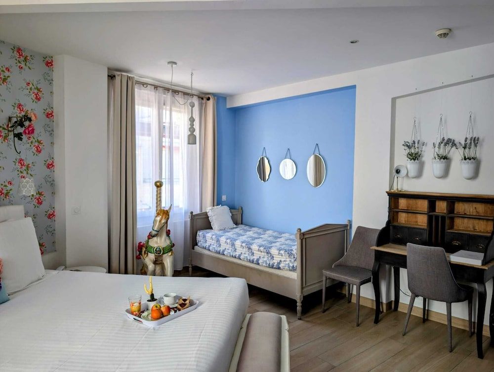 undefined Hotel Mademoiselle 9