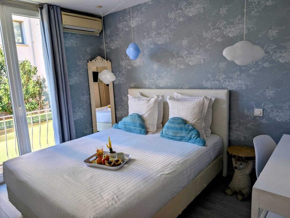 Hotel Mademoiselle Standard Double Room 2