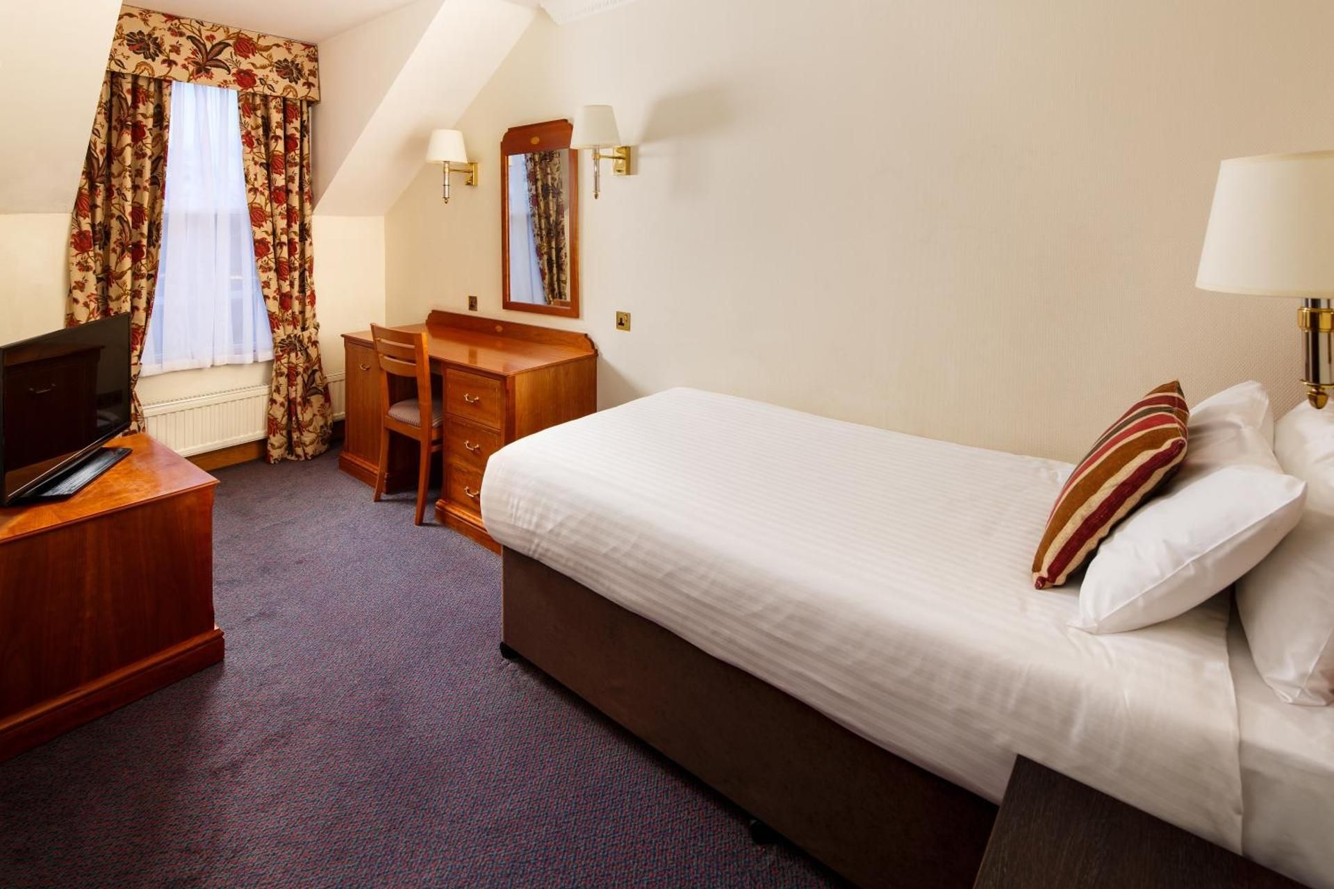 Classic Single Room