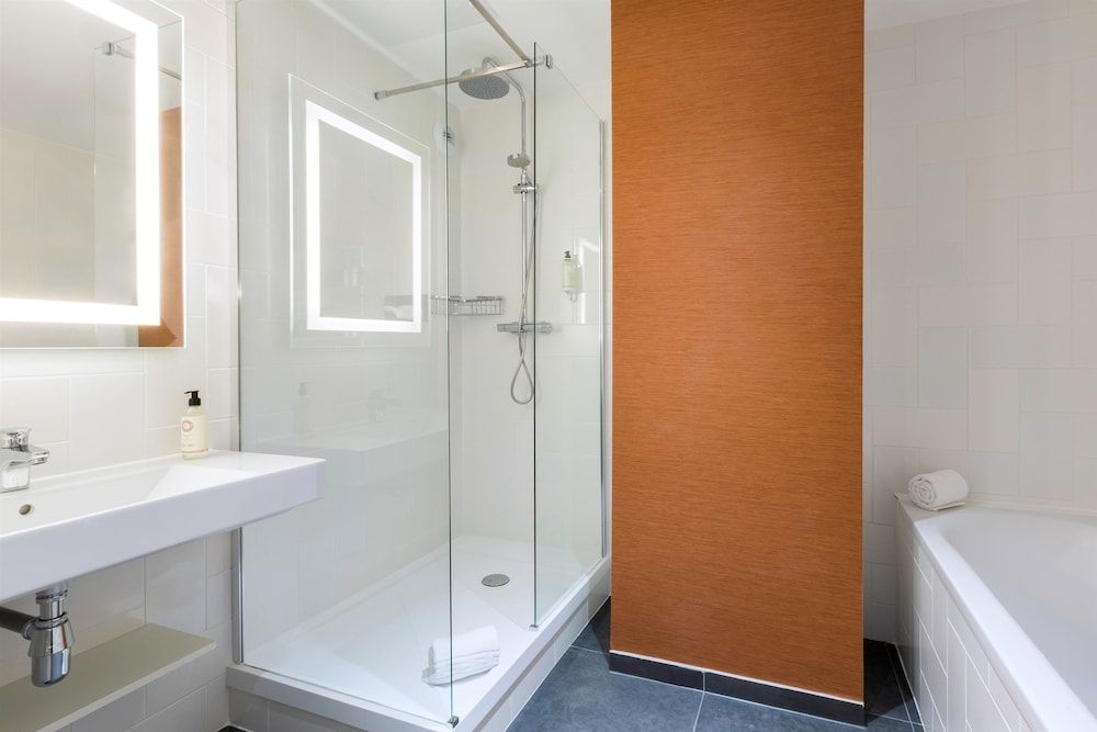 Best Western La Porte des Châteaux Superior Room, 1 King Bed with Sofa bed (with Sofabed) 6