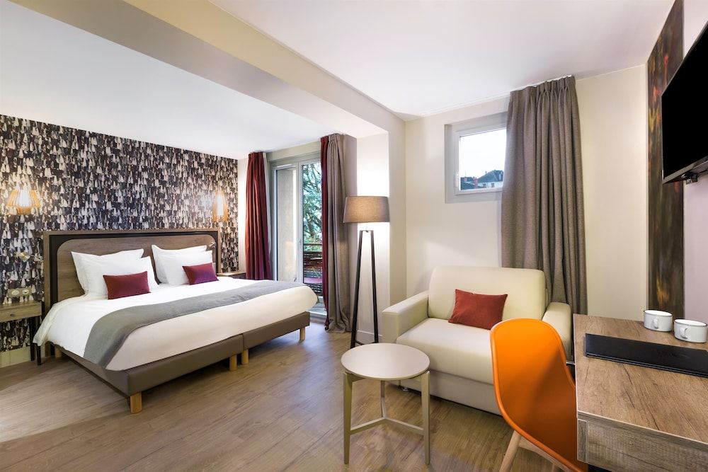 Best Western La Porte des Châteaux Superior Room, 1 King Bed with Sofa bed (with Sofabed) 4