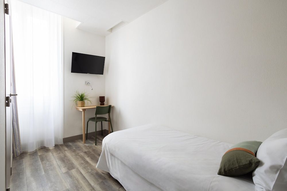 Hôtel Suzane Economy Single Room 4