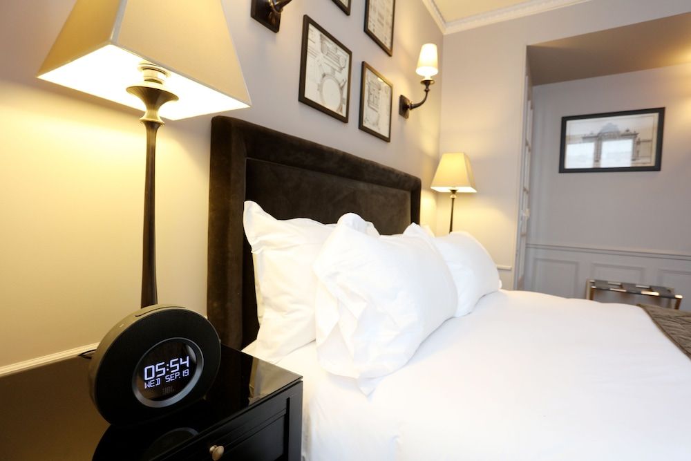 Hotel Saint Louis Pigalle Classic Double Room 3