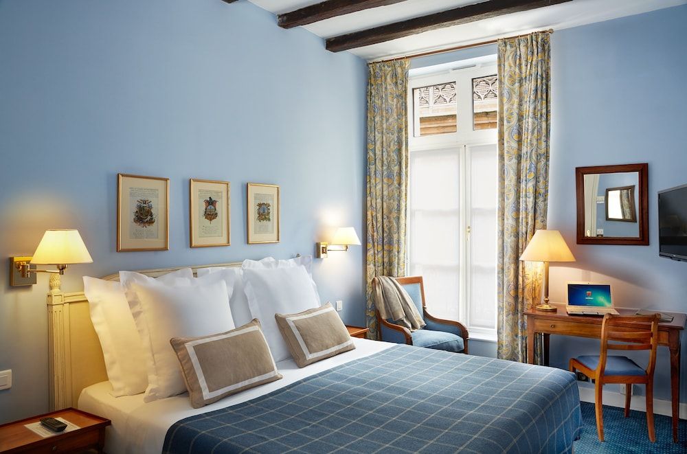 Relais Du Louvre Standard Room 3