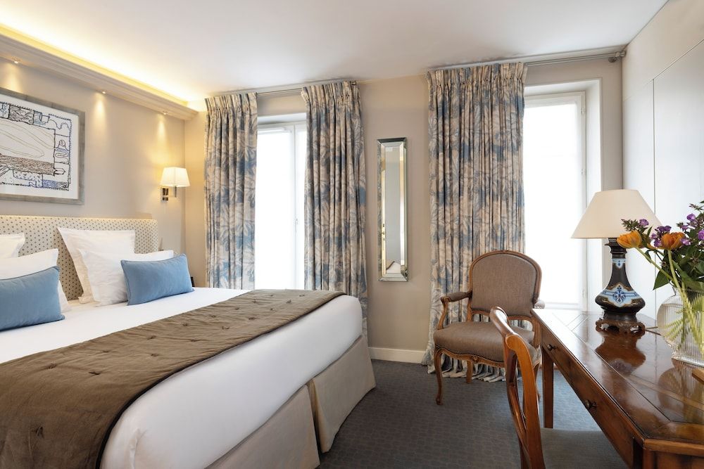 Le Relais des Halles Comfort Double or Twin Room 2