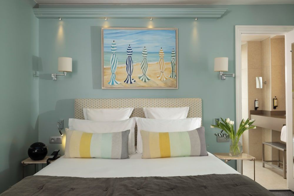 Le Relais des Halles Comfort Double or Twin Room 11