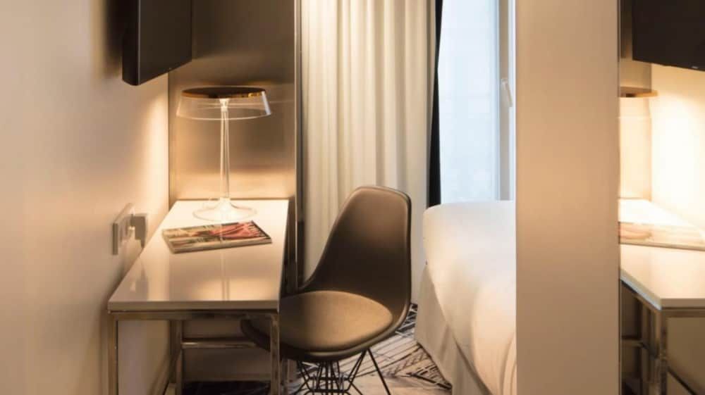 Nouvel Hotel Eiffel Classic Double Room 4