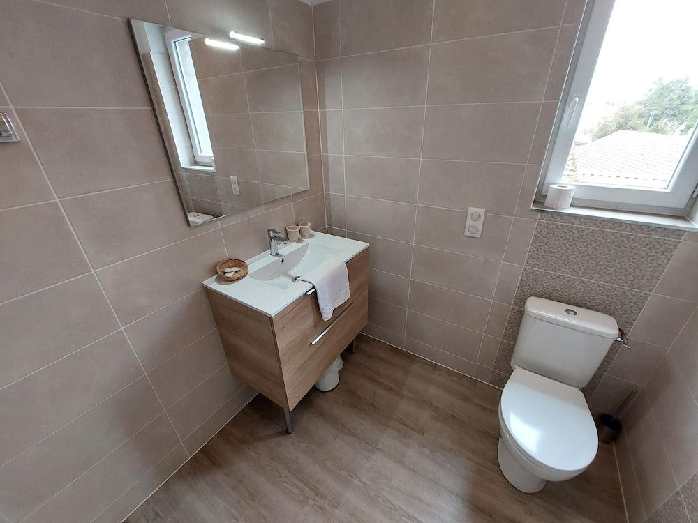 Le Lion d'Or Standard Double Room 4