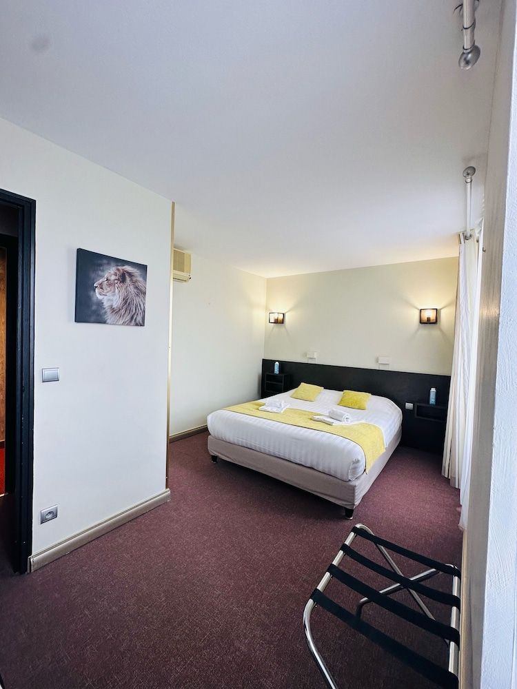Double Room, Queen Bed