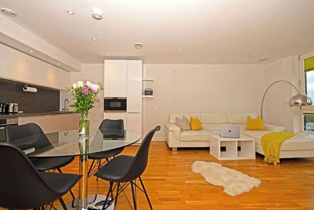 Grand Apartments Kew Gardens Family Apartment 9