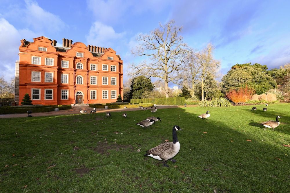 undefined Grand Apartments Kew Gardens 8