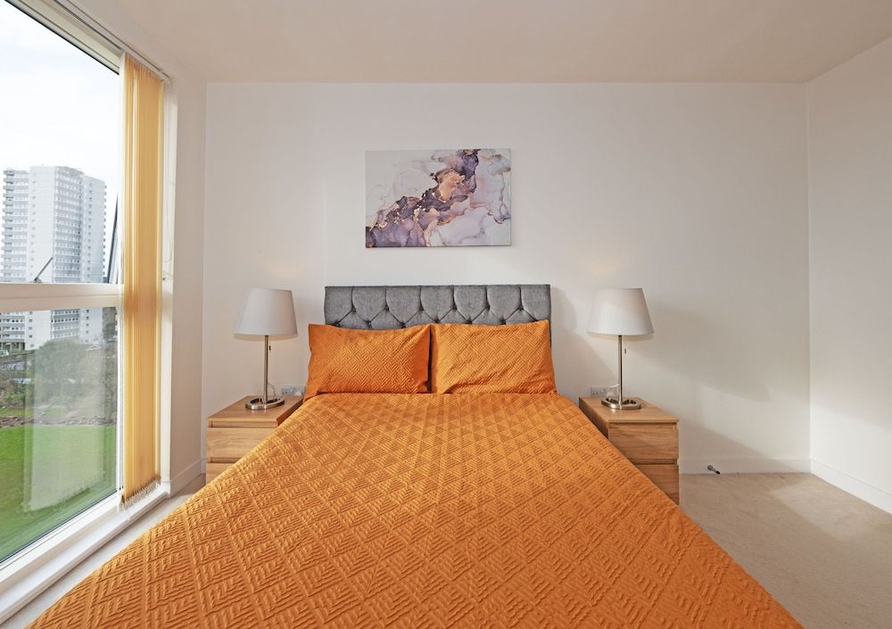 Grand Apartments Kew Gardens Royal Apartment, 2 Bedrooms, Garden View 16