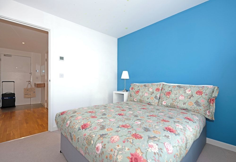 Grand Apartments Kew Gardens Family Apartment 2