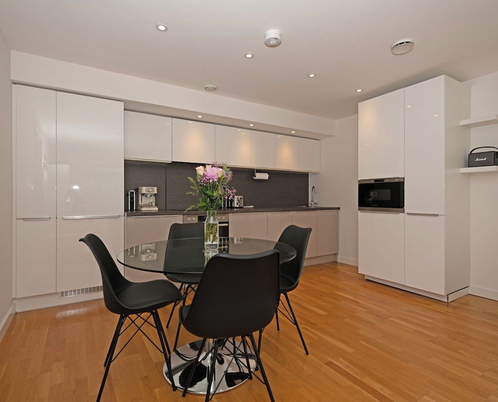 undefined Grand Apartments Kew Gardens 3