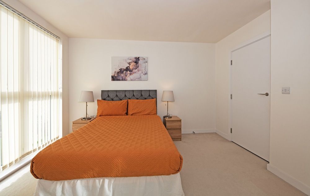 Grand Apartments Kew Gardens Royal Apartment, 2 Bedrooms, Garden View 17