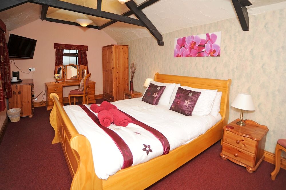 The West Country Inn Superior Double Room, Ensuite 3