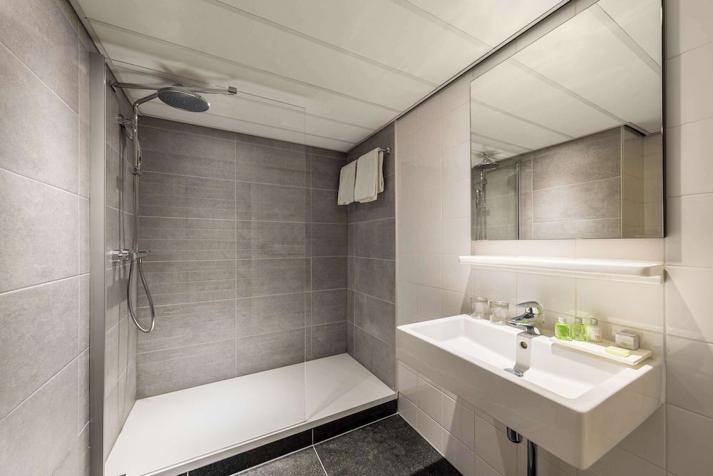 NH Amsterdam Caransa Standard Room 4