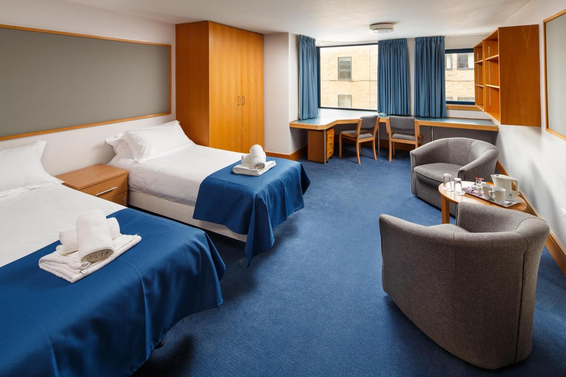Twin Bed Room