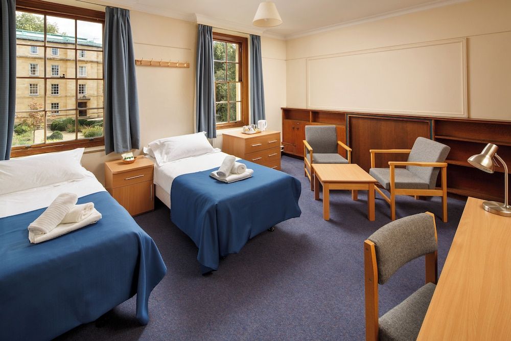 Standard Twin Room, 2 Twin Beds, Shared Bathroom