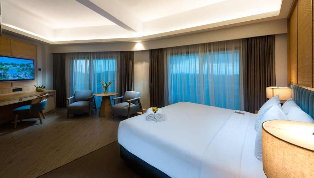 Swiss-Grand Beach Resort Kuantan Studio, 1 King Bed (Renovated) 2