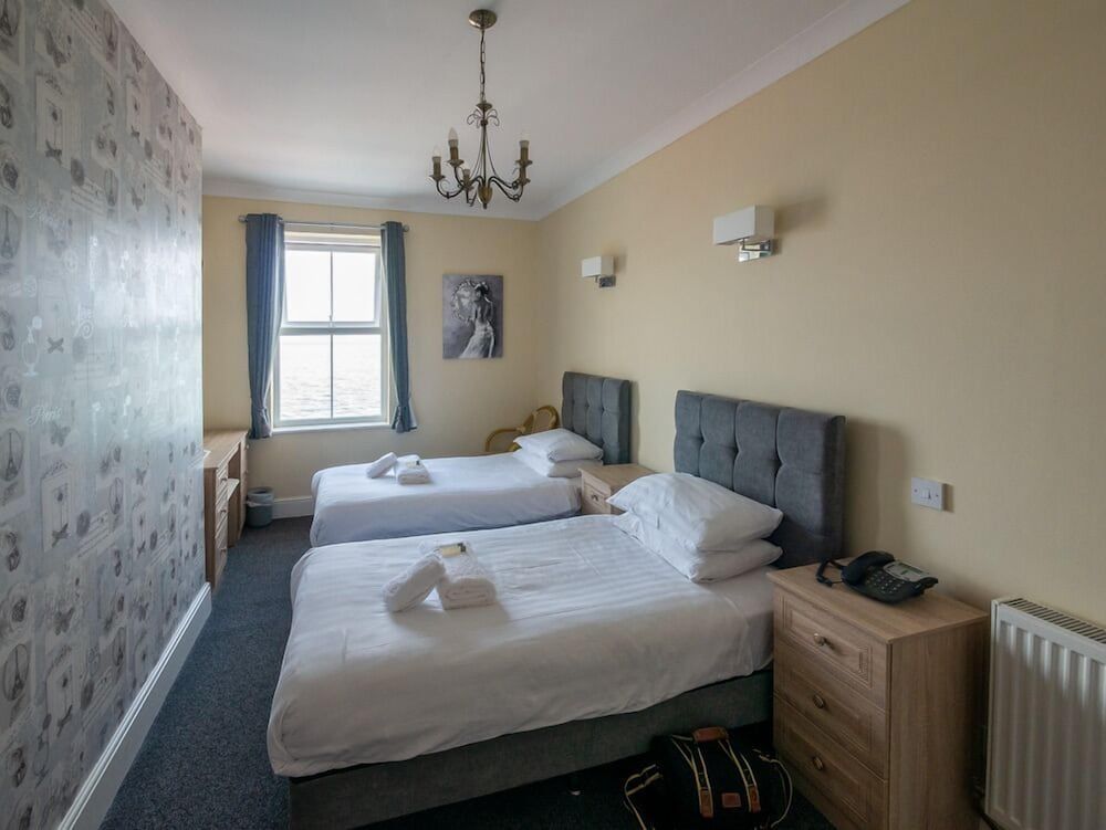 The Winchmore Hotel Twin Room, Ensuite, Sea View