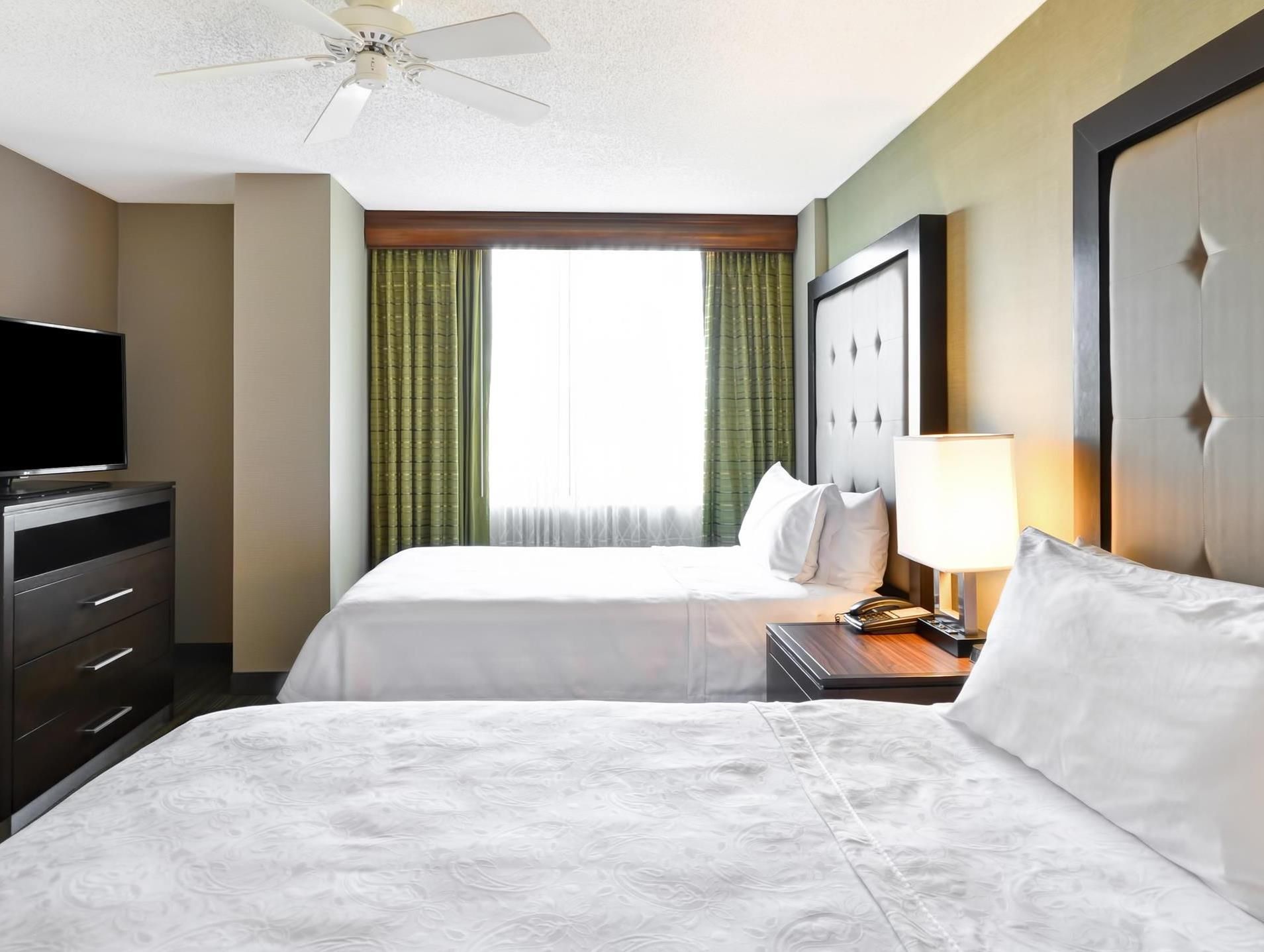2 QUEEN BEDS 1 BEDROOM SUITE NONSMOKING