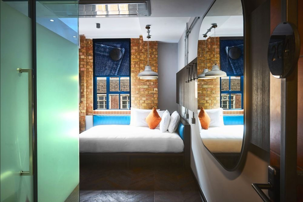 undefined New Road Hotel 9