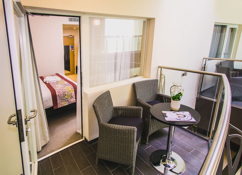 Mannin Hotel Business Double Room, Balcony