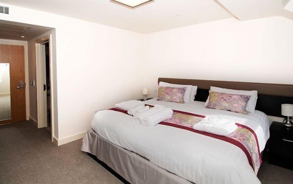 Mannin Hotel Business Double or Twin Room, Accessible, Partial Sea View 5