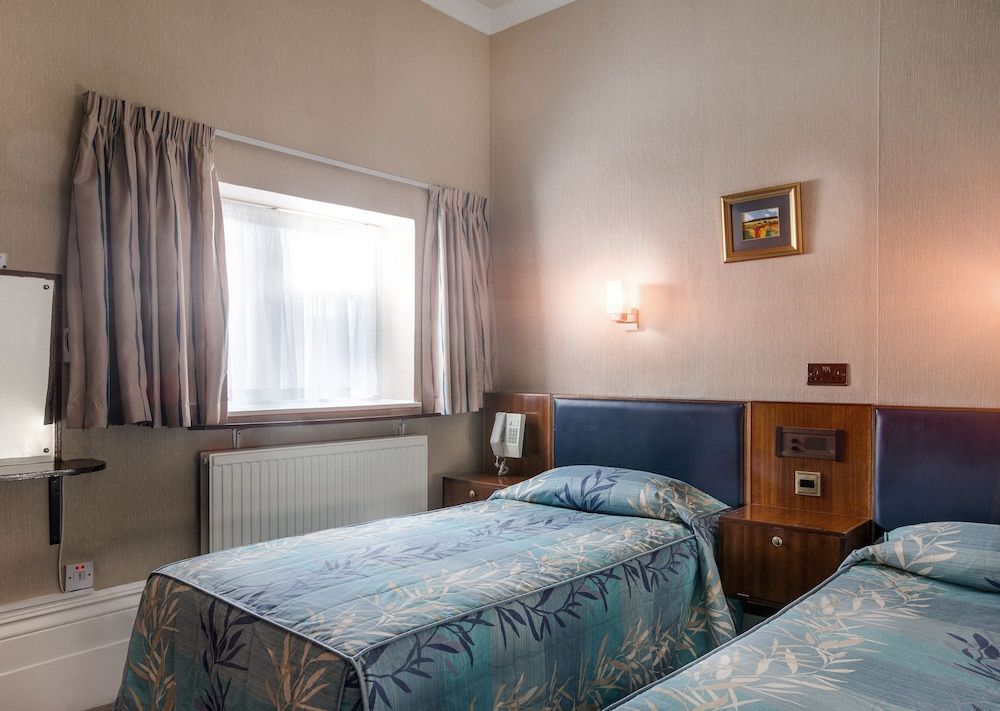 Mitre House Hotel Twin Room 3