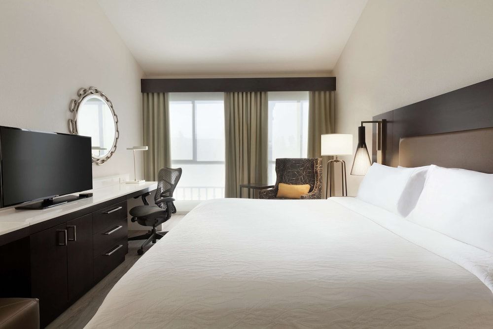 Deluxe Room, 1 King Bed