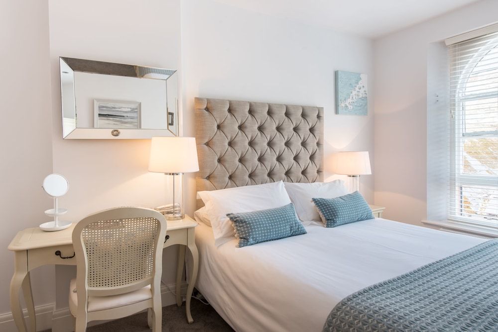 The Old Quay House Hotel Classic Double Room 2