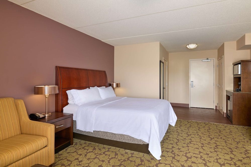 Deluxe, One King Bed