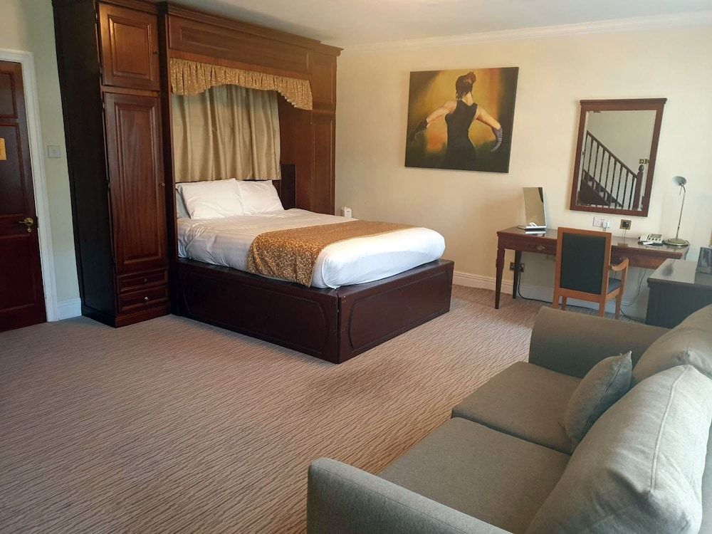 The Lismoyne Hotel Suite 8