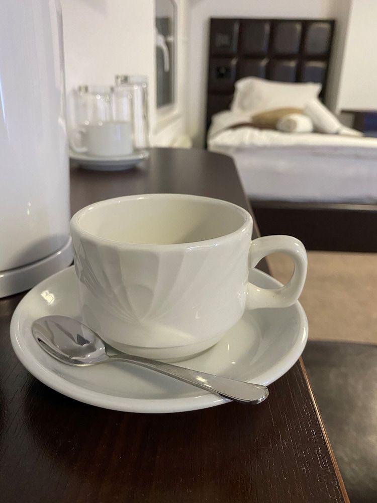 The Charles Hotel Deluxe Triple Room 5