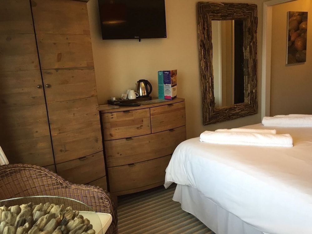 The Waterfront Inn Double Room, 1 King Bed 4