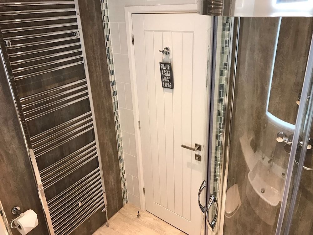 The Waterfront Inn Double Room, 1 King Bed 9