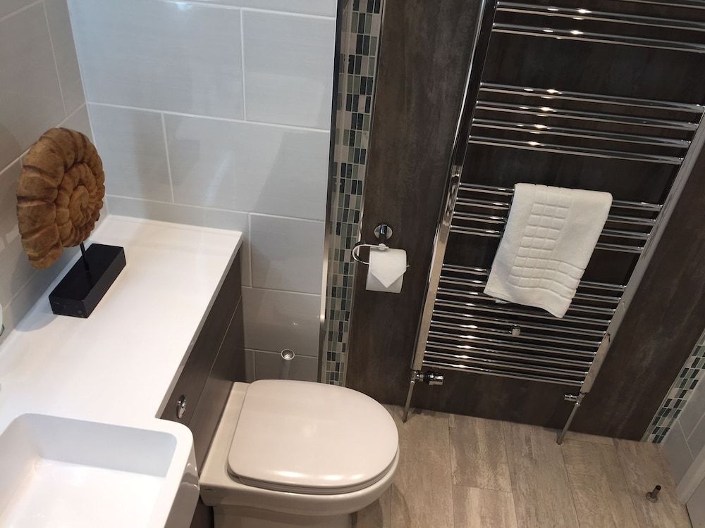 The Waterfront Inn Double Room, 1 King Bed 8