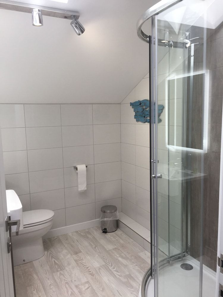 The Waterfront Inn Deluxe Double Room, 1 King Bed 6