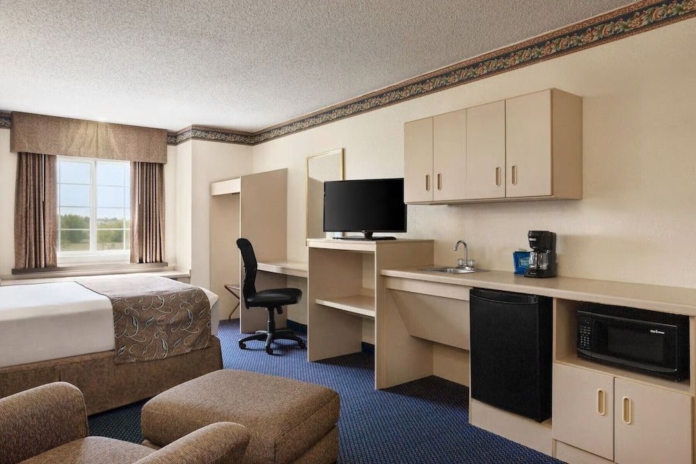 Suite, 1 Queen Bed, Non Smoking