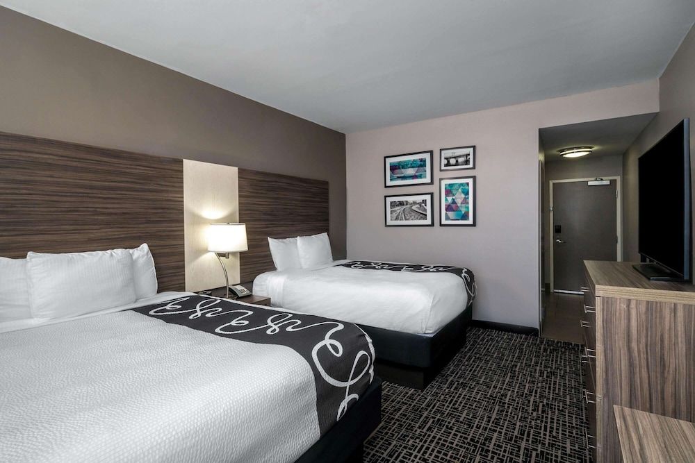 La Quinta Inn & Suites by Wyndham Forsyth Room, 2 Queen Beds, Non Smoking