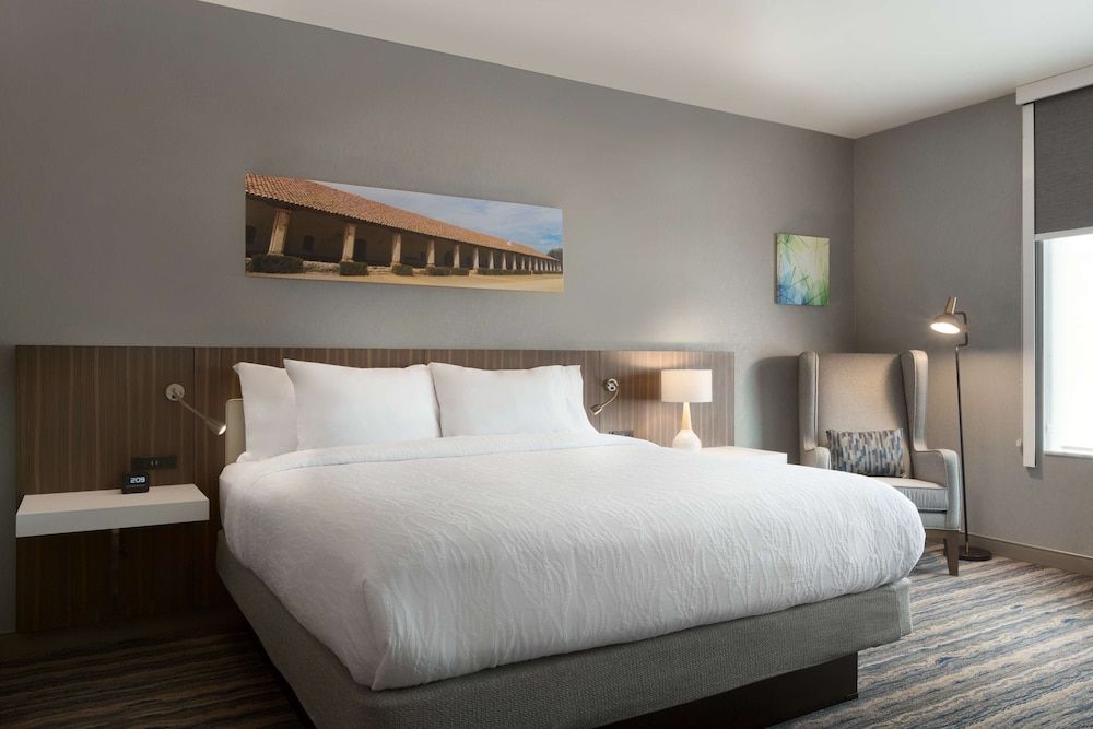 Room, 1 King Bed, Accessible, Non Smoking (Hearing)