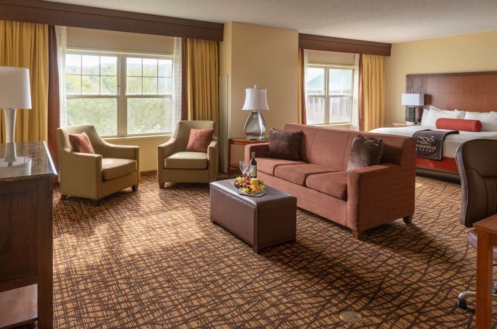 Stonewall Resort Junior Suite, 2 Bedrooms