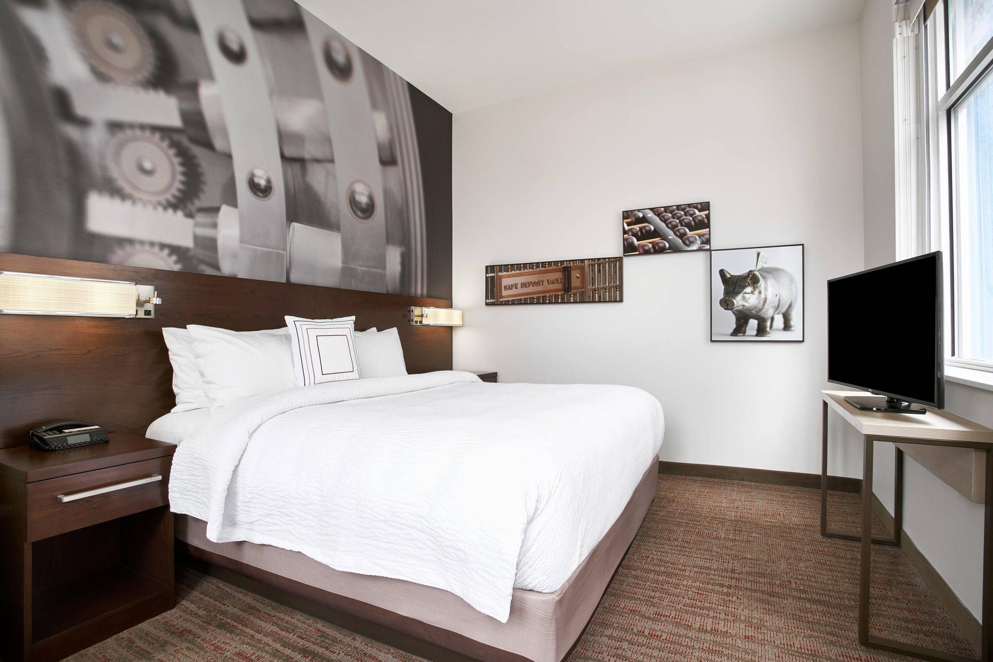 1 Bedroom Suite, 1 King